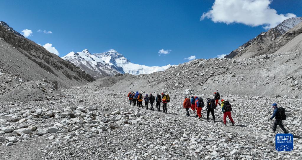 民间登山队向珠峰发起挑战