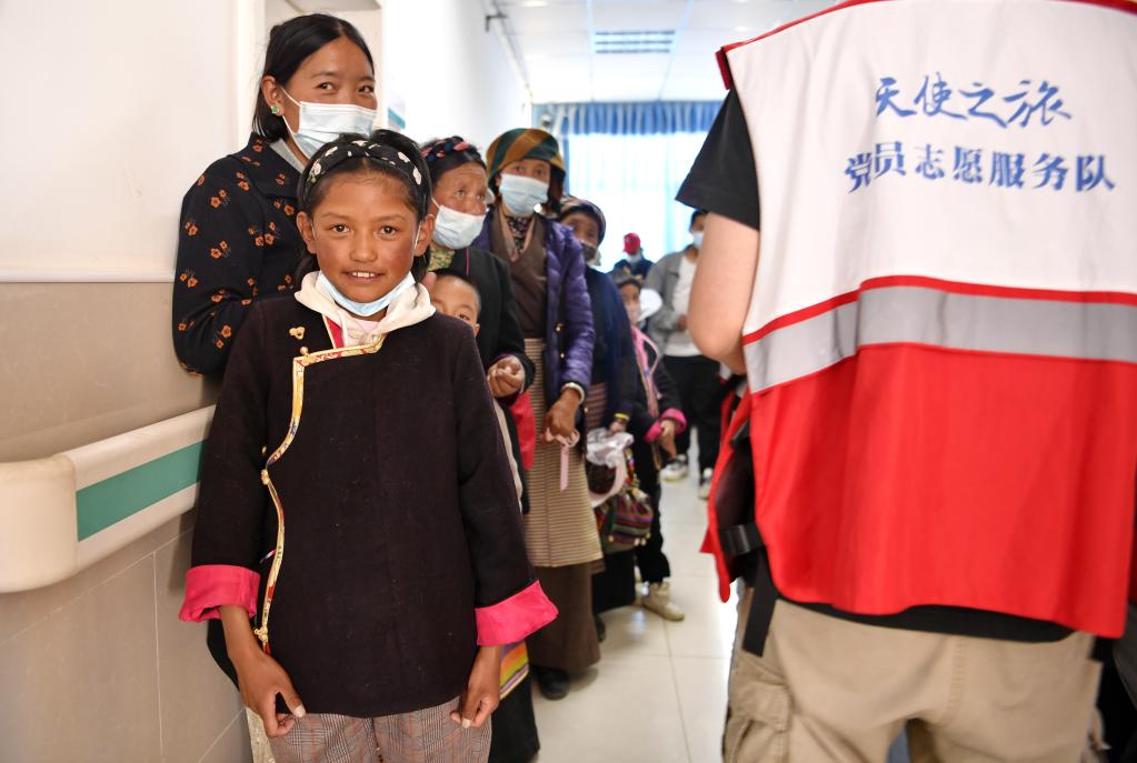 免费救治先心病儿童“天使之旅”走进西藏（图）