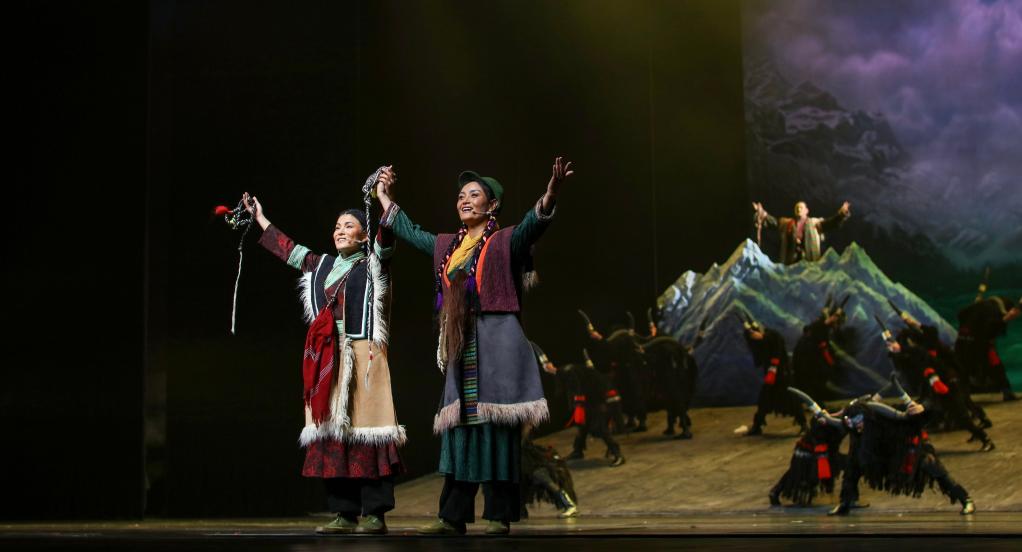 首届西藏文化艺术节讲述高原动人故事