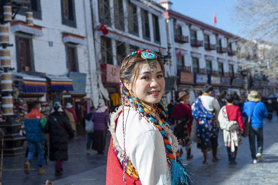 冬游西藏渐升温 高原笑迎八方客